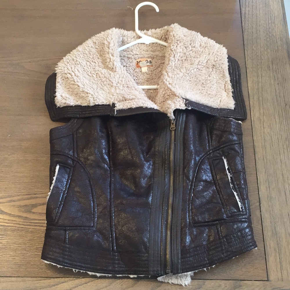 Sherpa lines vest. Juniors M